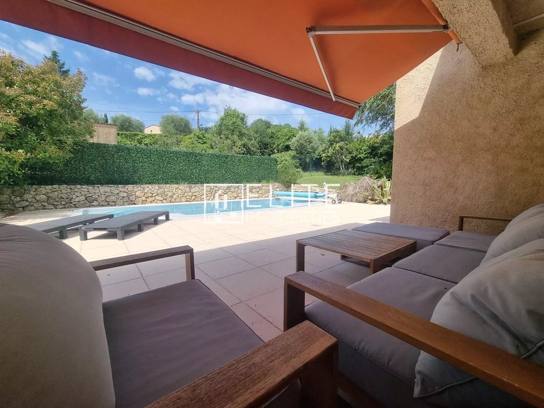 House in Grasse, Provence-Alpes-Côte d'Azur, France 4 - 15698380