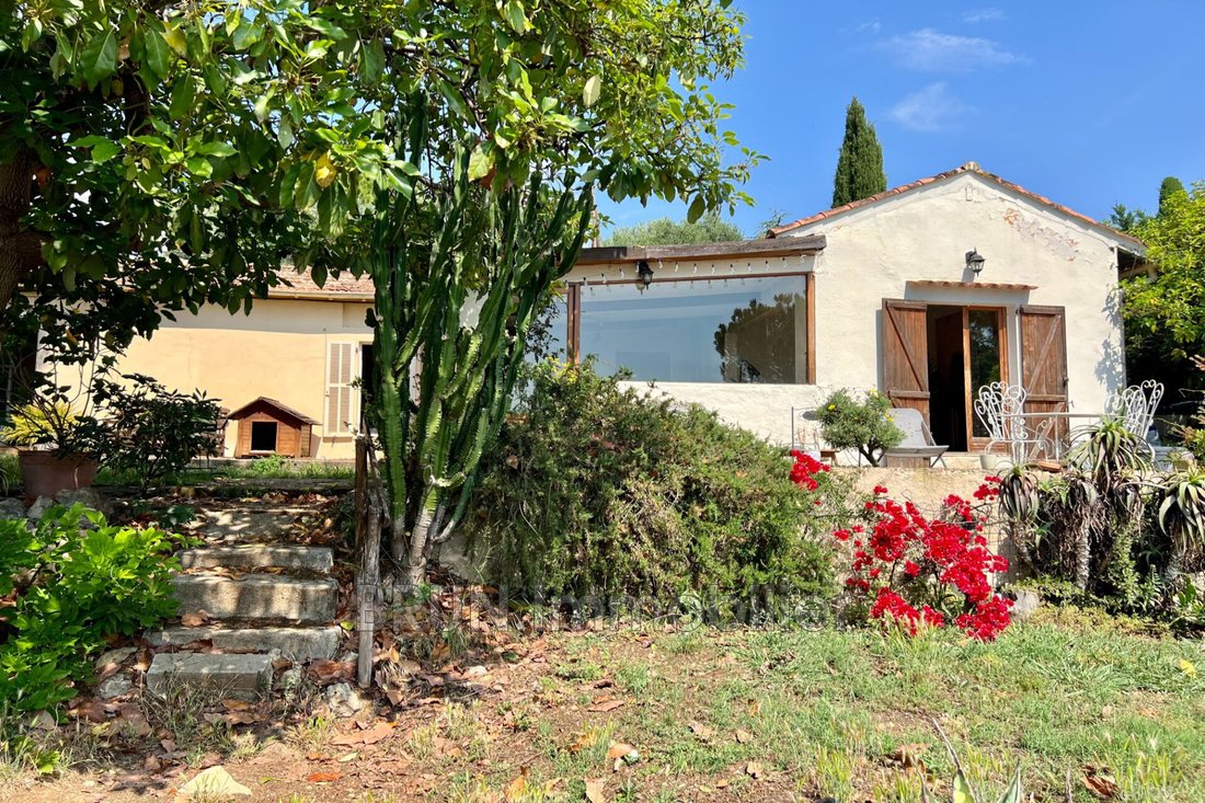 Villa in Gabelle-Courcettes-Les Clos, Vallauris, France 1 - 13007513