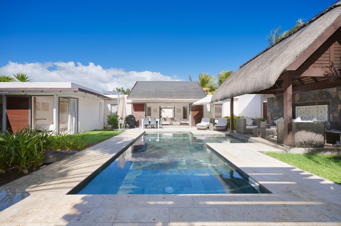 Villa in Grand Baie, Rivière du Rempart District, Mauritius 1 - 15704522