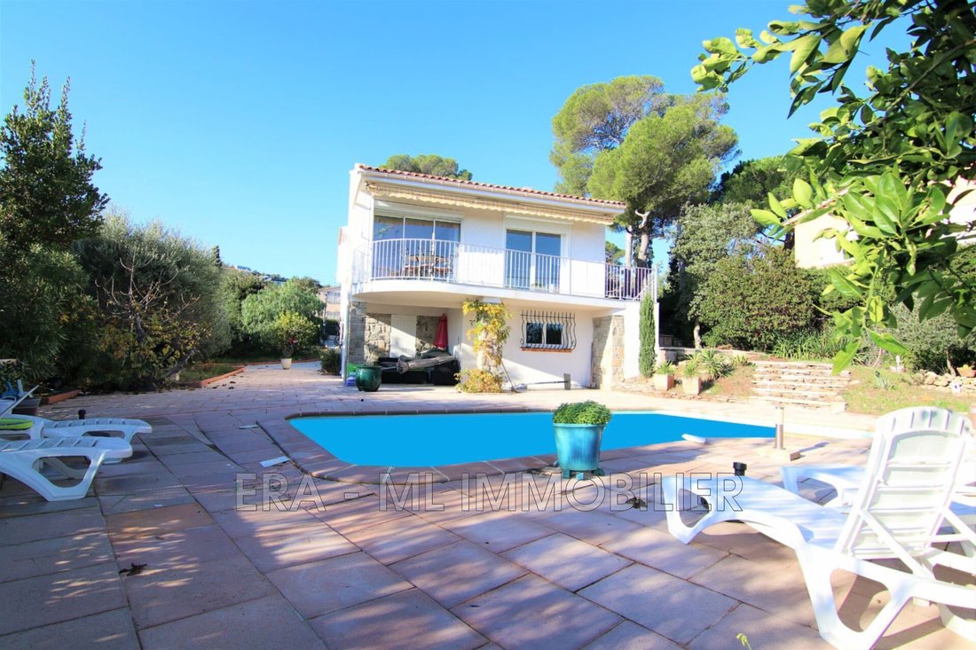 Villa in Les Issambres, Roquebrune-sur-Argens, France 1 - 12865498