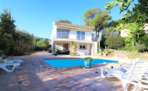Villa in Les Issambres, Roquebrune-sur-Argens, France 1
