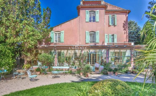 Villa in Orgon, Provence-Alpes-Côte d'Azur, France 1