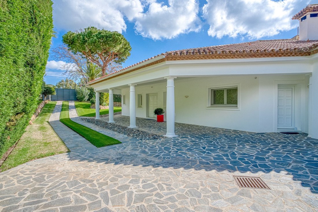 Villa in Elviria-Cabopino, Marbella, Spain 2 - 15699482