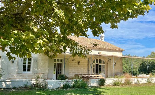 Villa in Saint-Rémy-de-Provence, Provence-Alpes-Côte d'Azur, France 1