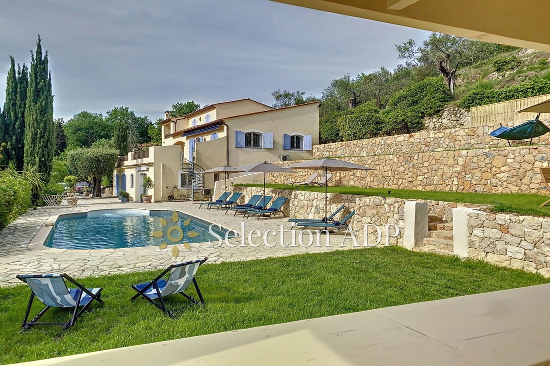 Villa in Grasse, Provence-Alpes-Côte d'Azur, France 2 - 14603736