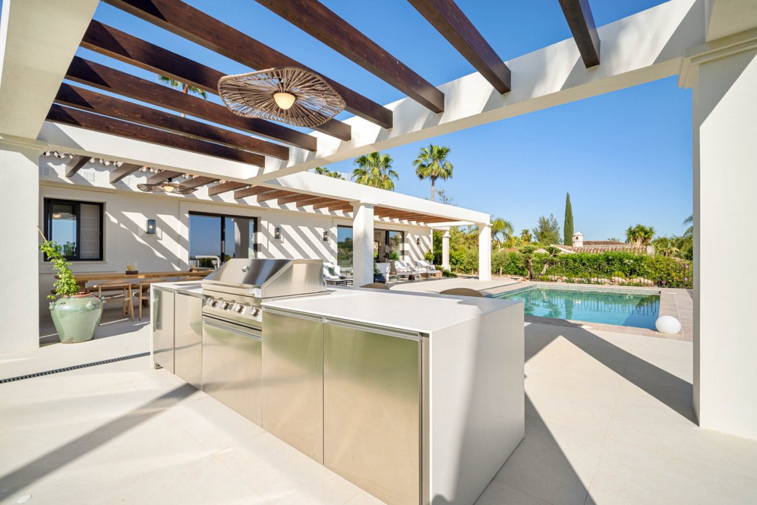Villa in Nueva Andalucia, Marbella, Spain 3 - 15701405