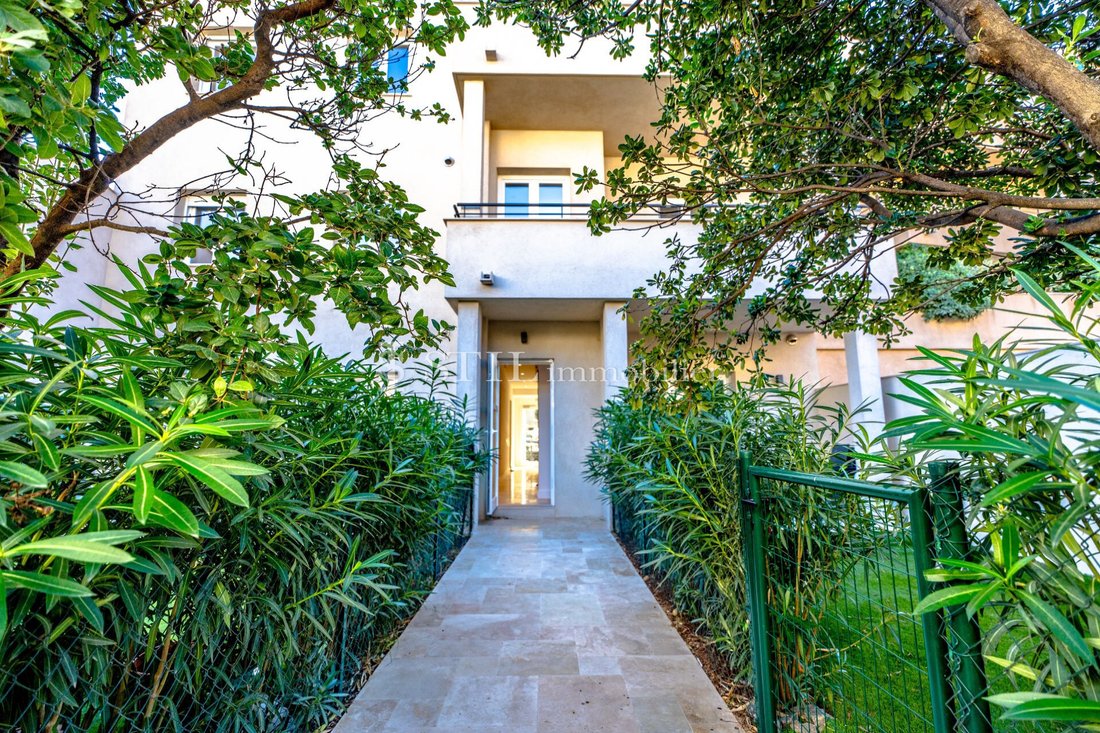 Apartment in Ville-Les Saquedes-Le Bouillonnet, Sainte-Maxime, France 1 - 12881932