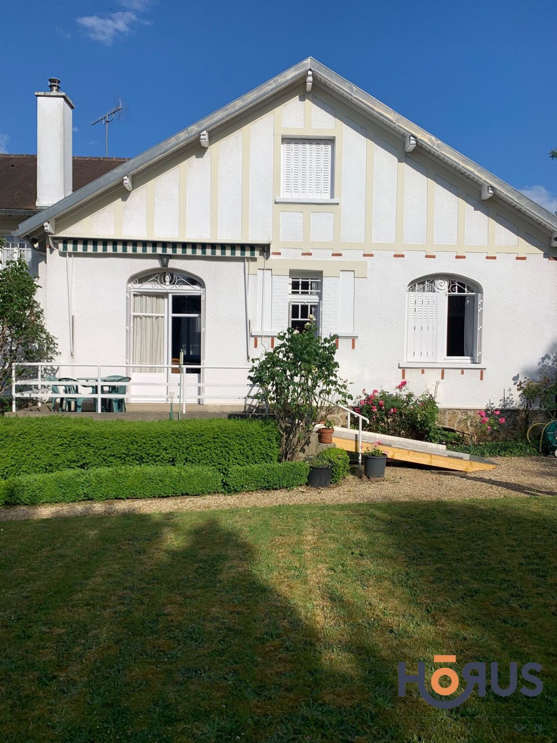 House in Marnes-la-Coquette, Ile-de-France, France 1 - 15706545