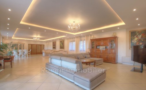 Villa in Saint-Paul-de-Vence, Provence-Alpes-Côte d'Azur, France 1