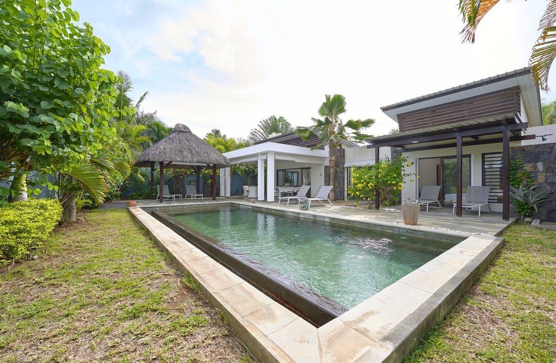 Villa in Grand Baie, Rivière du Rempart District, Mauritius 1 - 15705155