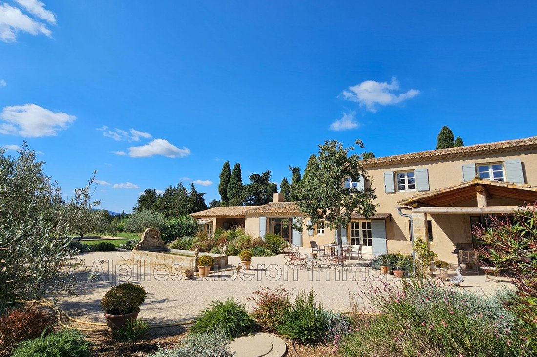 Villa in Eygalières, Provence-Alpes-Côte d'Azur, France 1 - 14750173