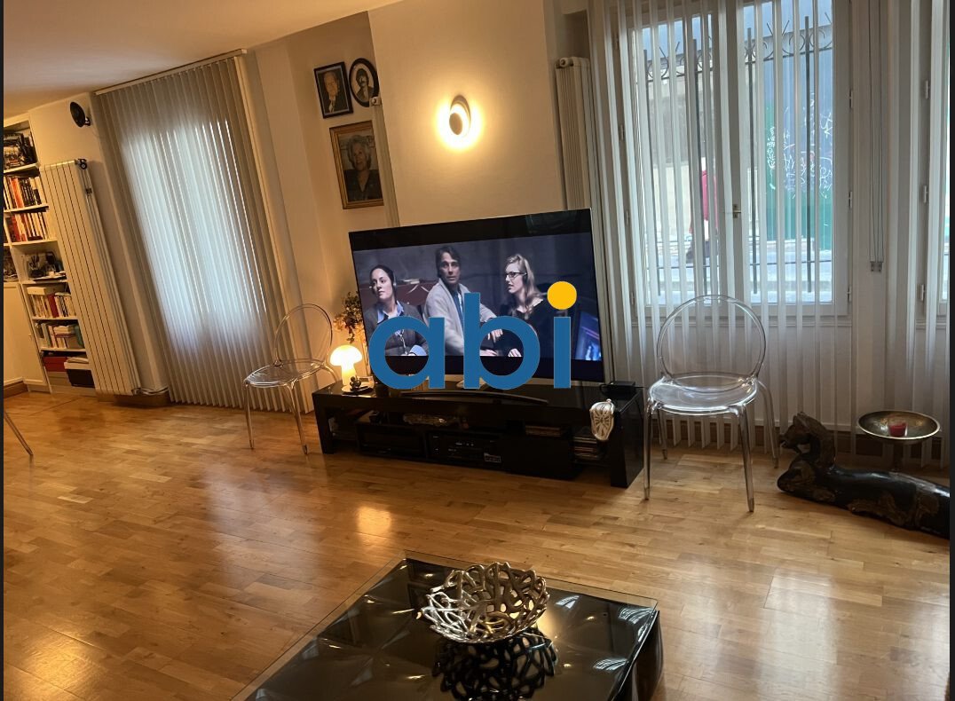 Apartment in La Fourche-Guy Môquet, Paris 17e Arrondissement, Paris 4 - 15705632