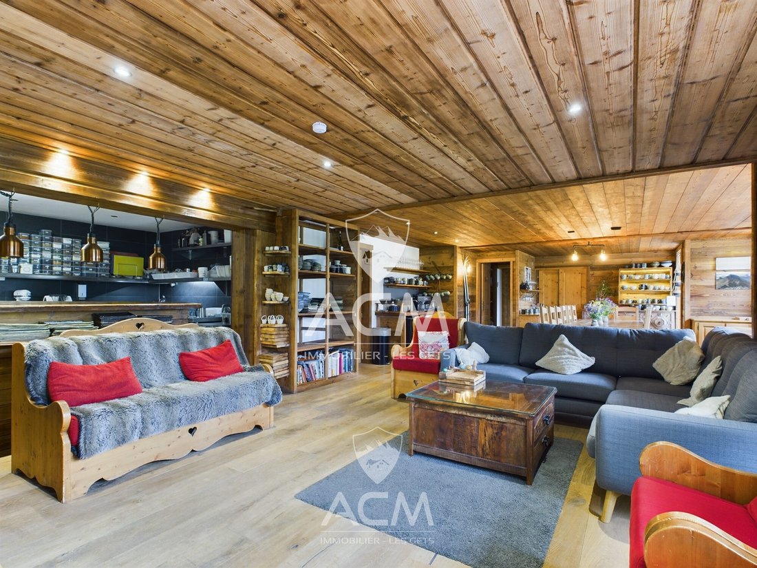 Chalet in Les Gets, Auvergne-Rhône-Alpes, France 1 - 15703825