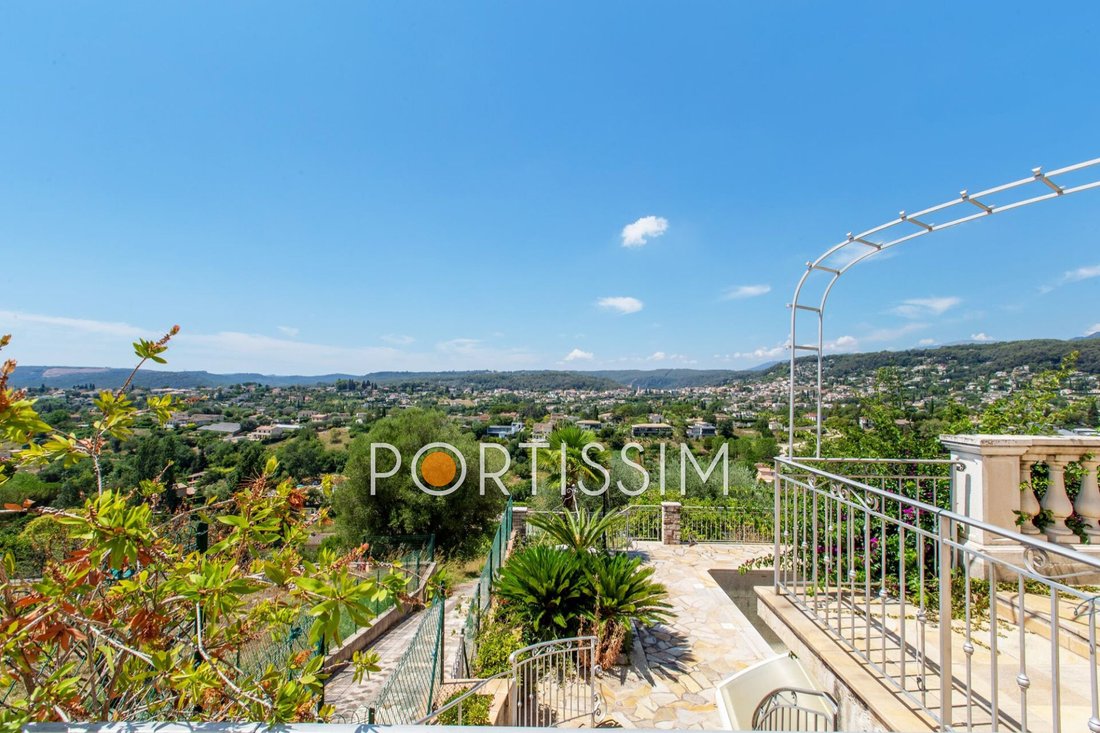 Villa in Saint-Paul-de-Vence, Provence-Alpes-Côte d'Azur, France 1 - 12706619