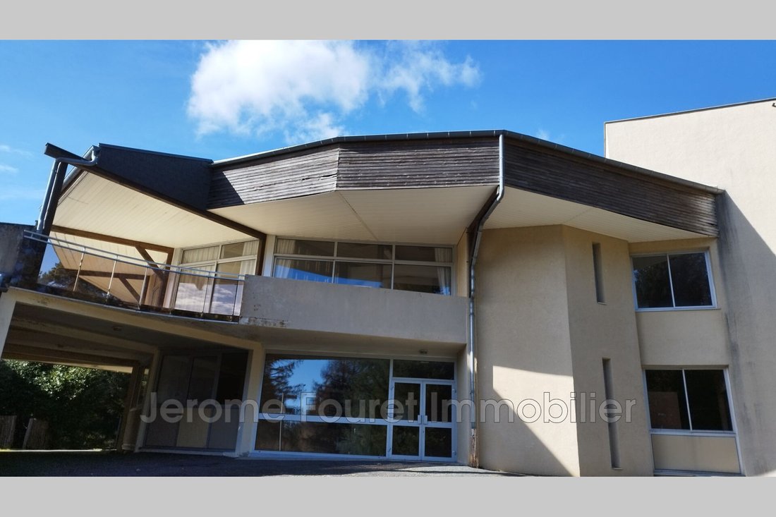 Villa in Saint-Yrieix-le-Dejalat, Nouvelle-Aquitaine, France 1 - 12654611
