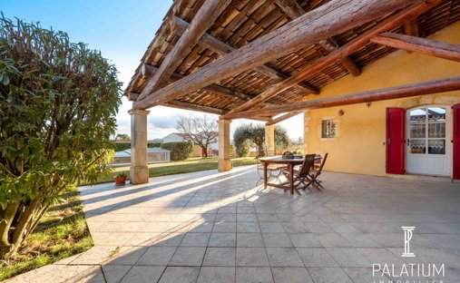 Villa in Pierrevert, Provence-Alpes-C�te d'Azur, France 1