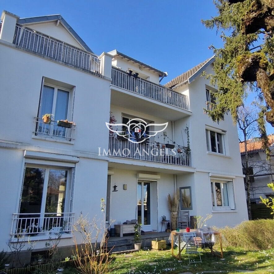 Apartment in Les Bures, Garches, France 2 - 15708435