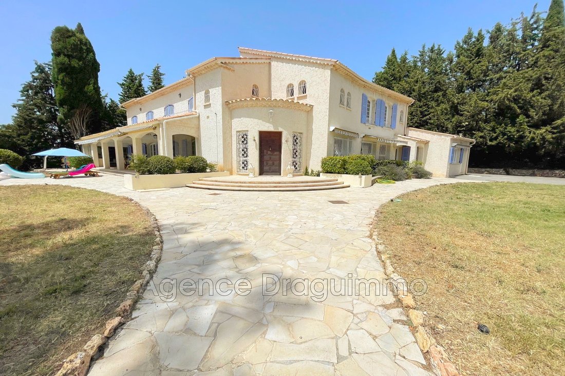 Villa in Centre Ancien, Draguignan, France 1 - 14256231