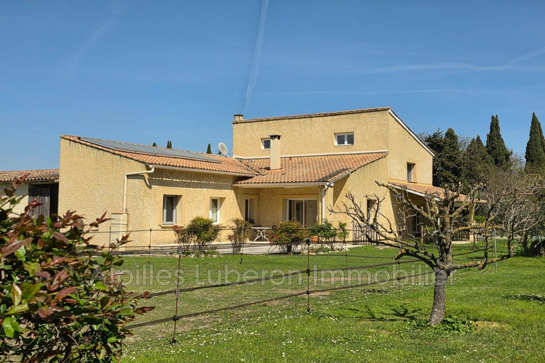Villa in Eygalières, Provence-Alpes-Côte d'Azur, France 1 - 15444828