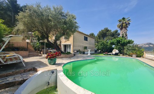 Villa in Toulon, Provence-Alpes-C�te d'Azur, France 1