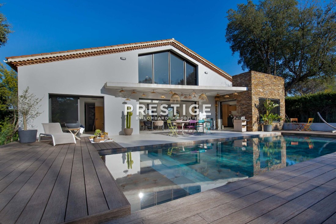 Villa in Valescure-Vaulongue-Clair Bois-Vallon Suveret, Saint-Raphaël, France 1 - 13779846