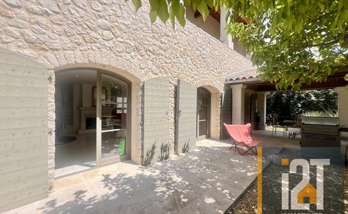 13th Historic Castle With Majestic Park And Pool