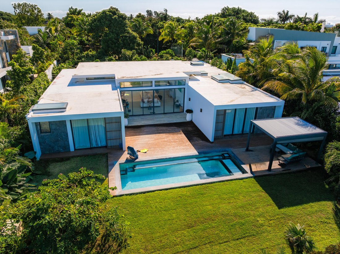 Villa in Roches Noires, Rivière du Rempart District, Mauritius 1 - 15183124