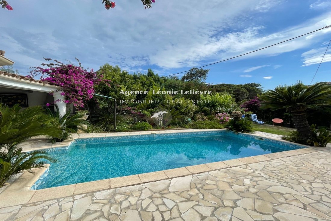 Villa in Ville-Les Saquedes-Le Bouillonnet, Sainte-Maxime, France 2 - 12686982