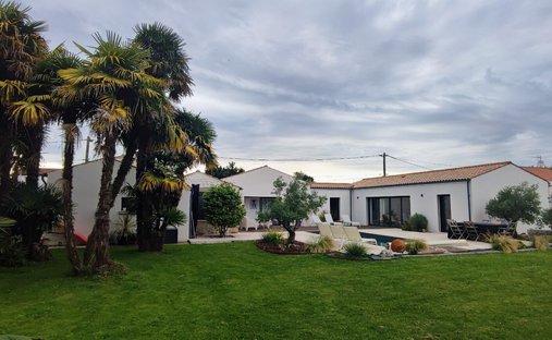House in Centre, Saintes, France 1