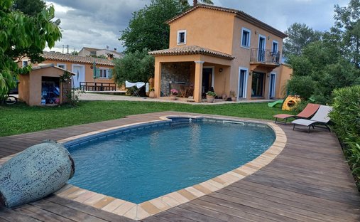 Villa in Partie Nord-Ferrieres-Cadenades-Rouviere, Le Muy, France 1