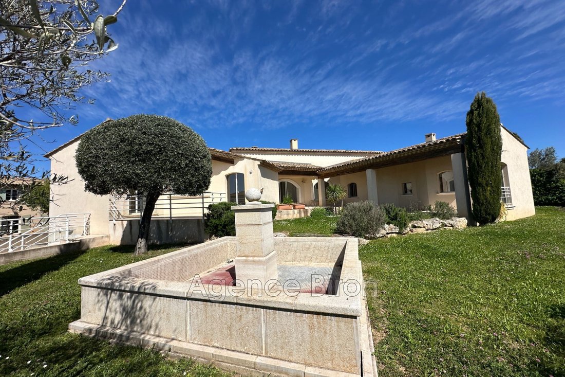 Villa in Plateau de Puyricard-La Trévaresse, Aix-en-Provence, France 1 - 15689109