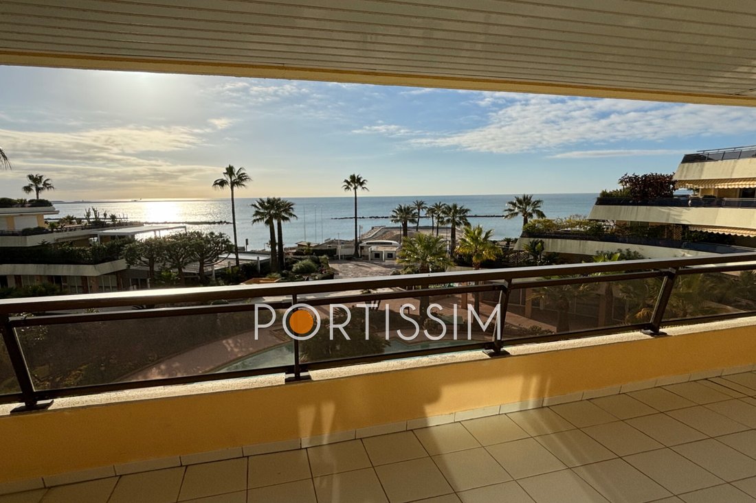 Apartment in Saint-Laurent-du-Var, Provence-Alpes-Côte d'Azur, France 1 - 13749293