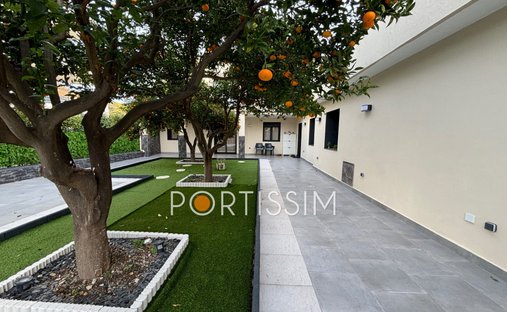 Villa in Cros de Cagnes-Les Vespins, Cagnes-sur-Mer, France 1