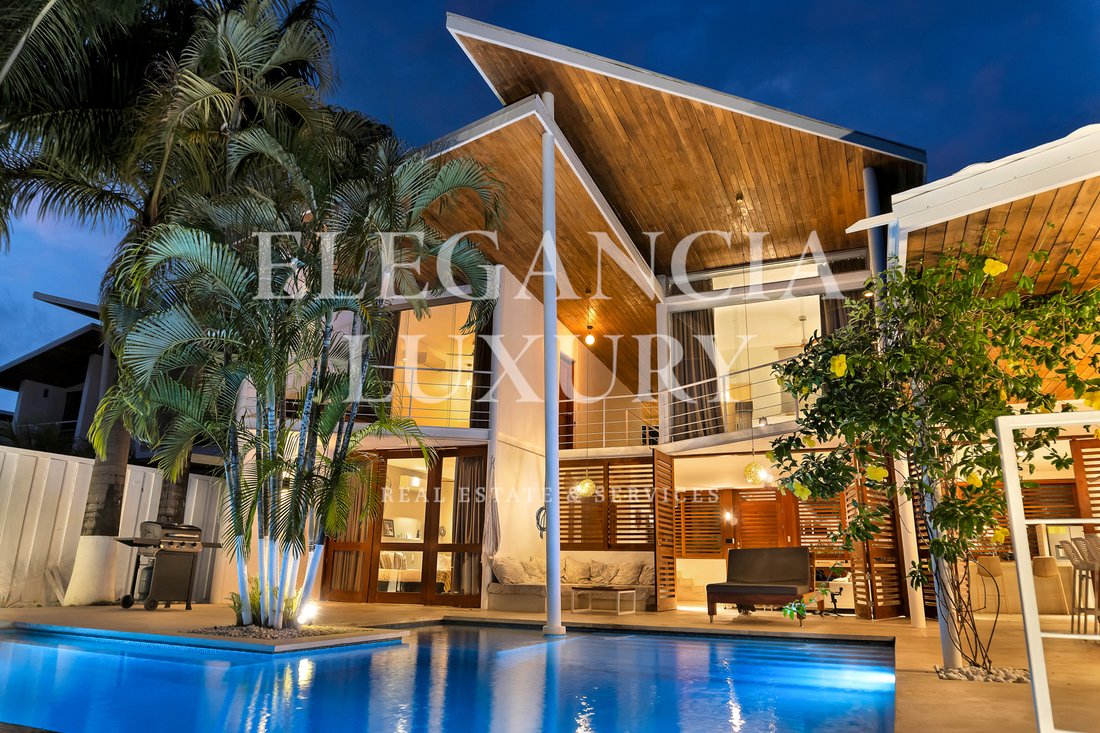 Villa in Santa Teresa Beach, Puntarenas Province, Costa Rica 1 - 15596362