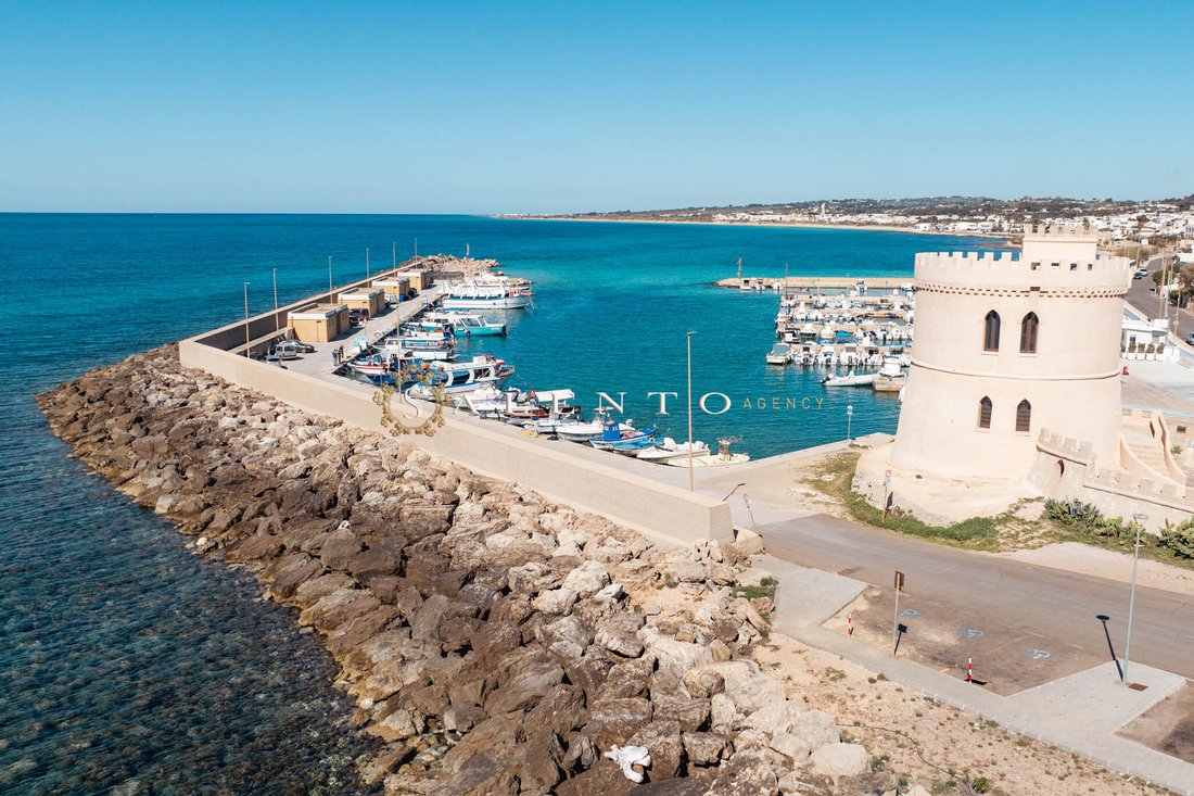 Villa in Torre Vado, Apulia, Italy 1 - 15708531