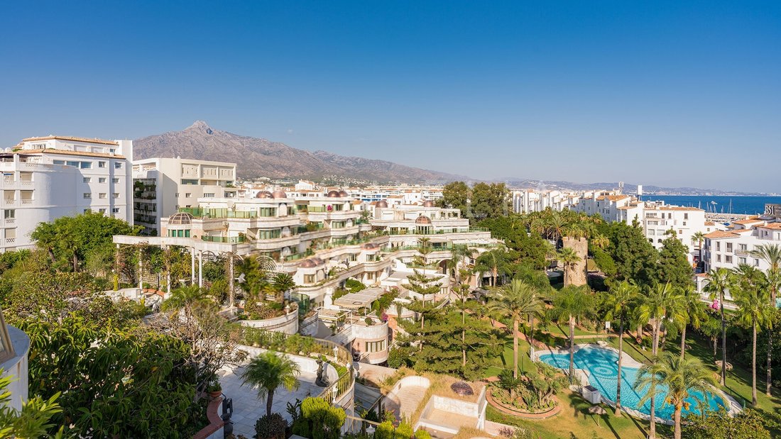 Penthouse in Marbella, Andalusia, Spain 1 - 15709245