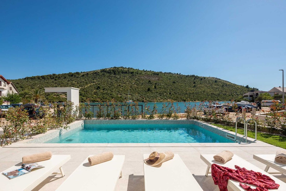Villa in Rogoznica, Sibenik-Knin County, Croatia 4 - 15709303