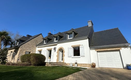 An Incredible Real Estate Asset Overlooking The Ria.