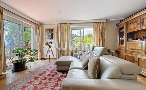 Castle for Sale in Grilly, Auvergne-Rhône-Alpes, France