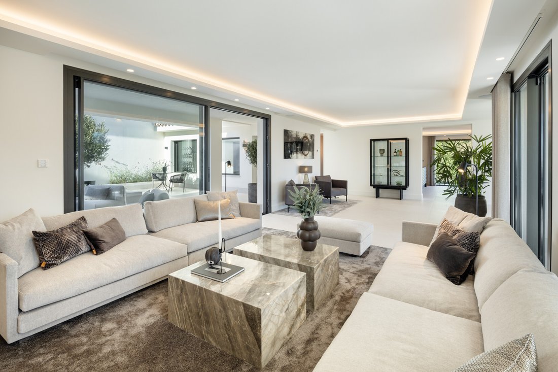 Villa in Nueva Andalucia, Marbella, Spain 3 - 15709342
