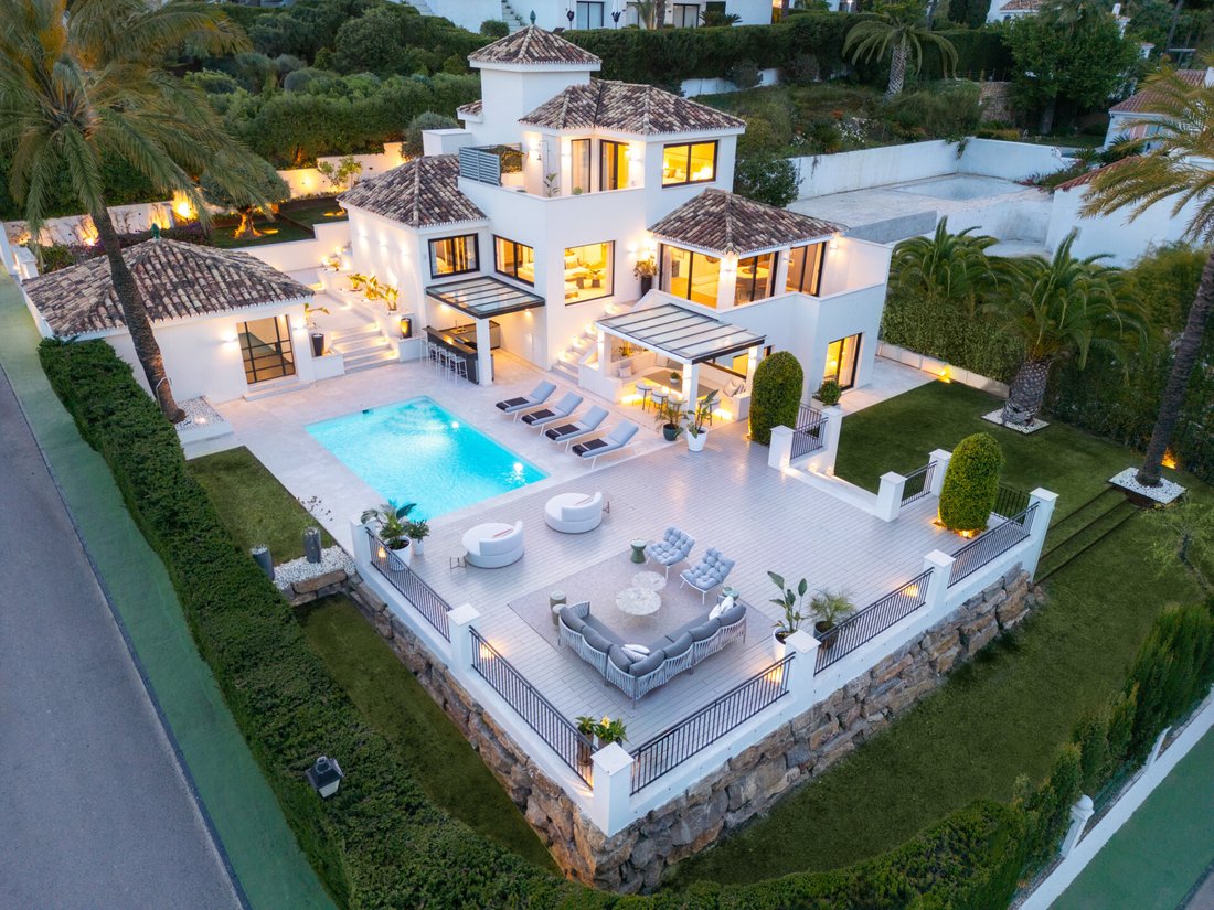 Villa in Nueva Andalucia, Marbella, Spain 1 - 15709602