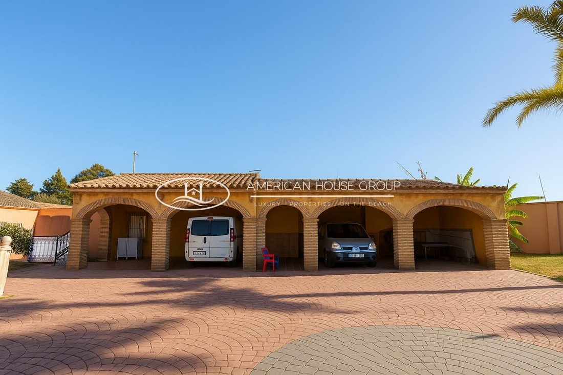 Chalet in Chiclana de la Frontera, Andalusia, Spain 5 - 15714453