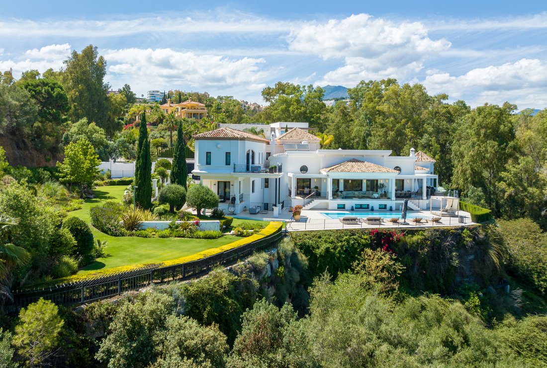 Villa in La Quinta, Benahavis, Andalusia 1 - 15709515