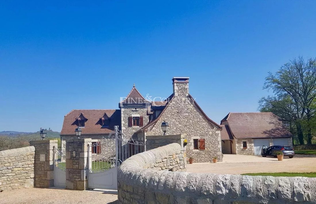 Estate in Saint-Céré, Occitania, France 5 - 15710106