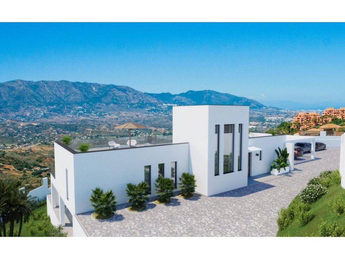 House in Elviria-Cabopino, Marbella, Spain 2 - 15711224