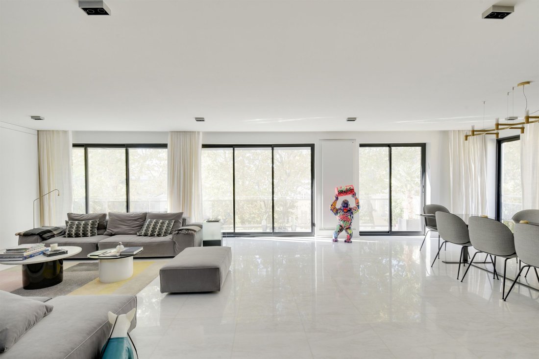Apartment in Saint James-Delabordère, Neuilly-sur-Seine, France 4 - 15708546