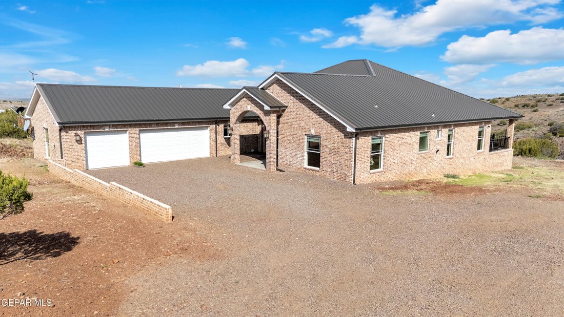 House in Alpine, Texas, United States 1 - 15710771