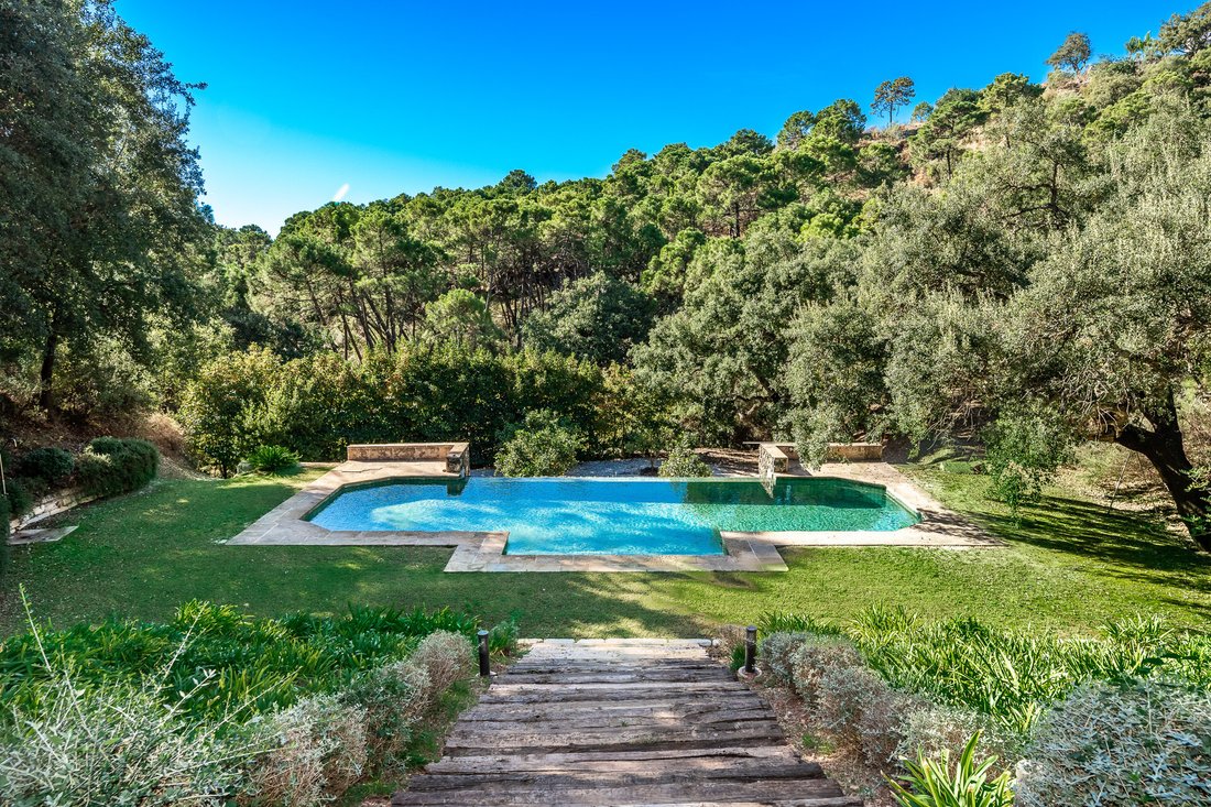 Villa in Benahavis, Andalusia, Spain 2 - 15709411