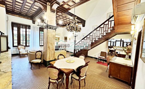 Villa in Pietrasanta, Tuscany, Italy 1