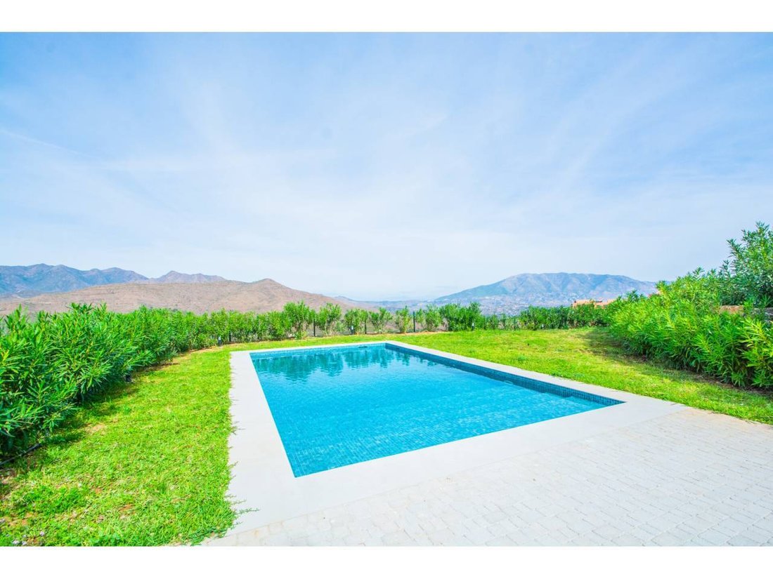 House in Elviria-Cabopino, Marbella, Spain 4 - 15711227